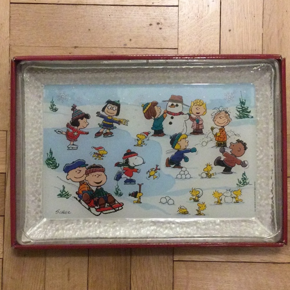 Peanuts Winter Scene Glass serving Tray